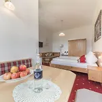 Gribelehof 3*